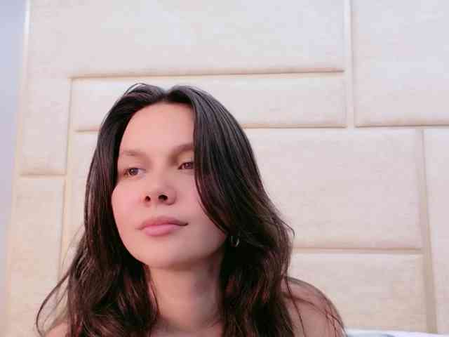 CarolineVega webcam