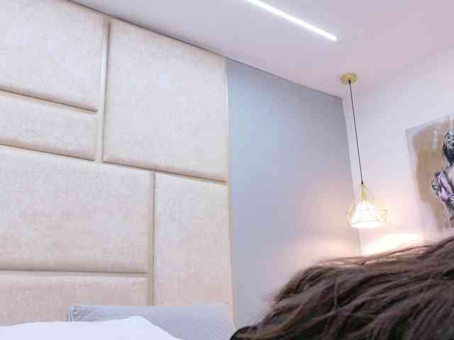 CarolineVega webcam