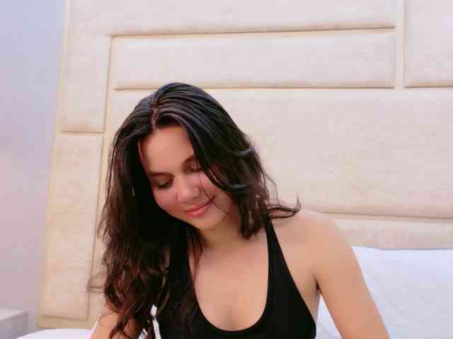 CarolineVega webcam