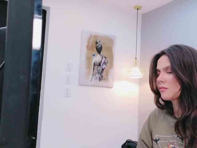 CarolineVega webcam