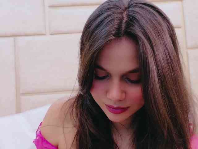 CarolineVega webcam