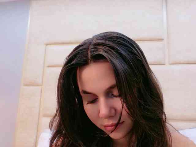CarolineVega webcam