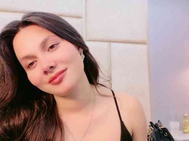 CarolineVega webcam