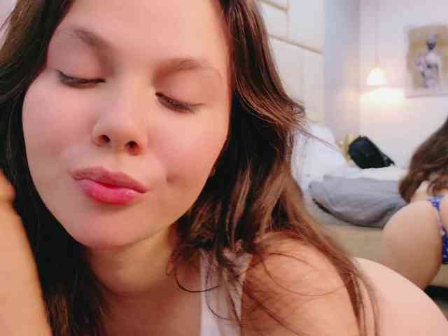 CarolineVega webcam