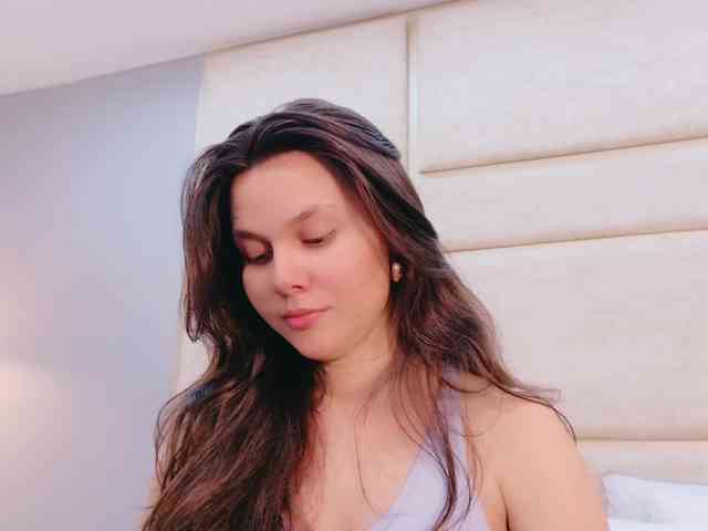 CarolineVega webcam