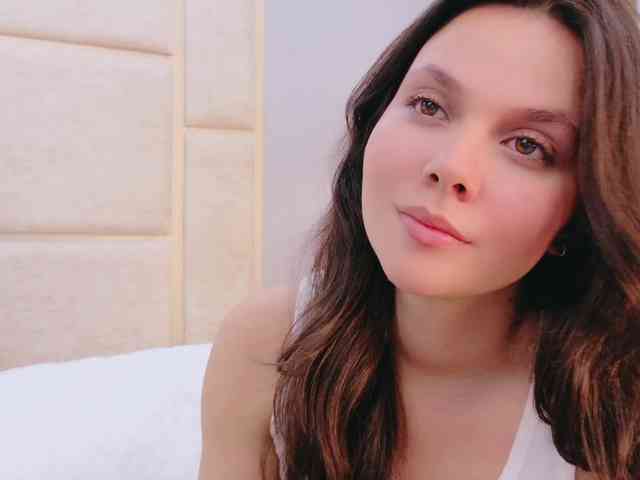 CarolineVega webcam