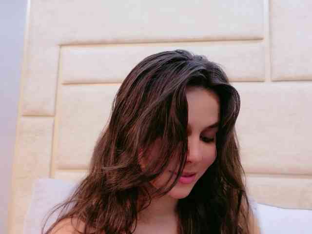 CarolineVega webcam