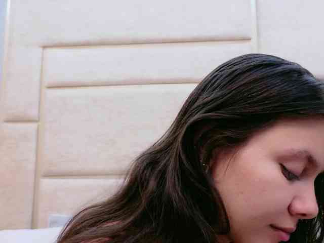 CarolineVega webcam