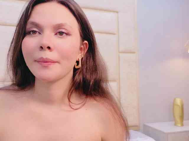 CarolineVega webcam