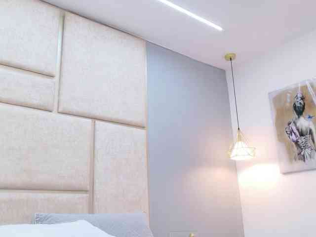 CarolineVega webcam