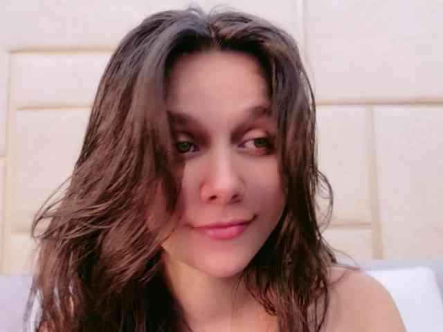 CarolineVega webcam