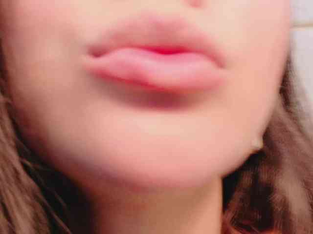 CarolineVega webcam