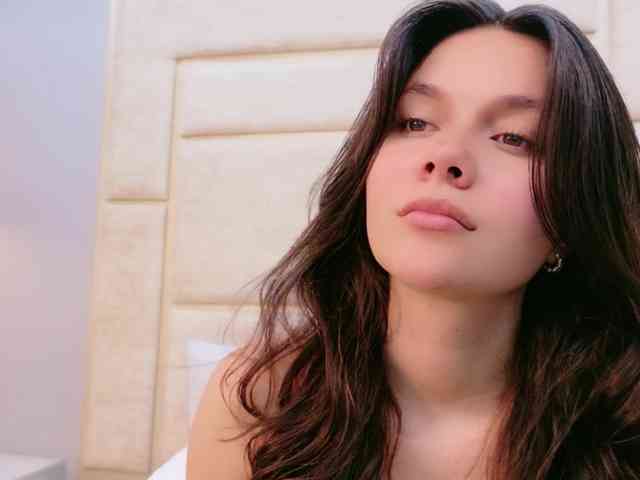 CarolineVega webcam