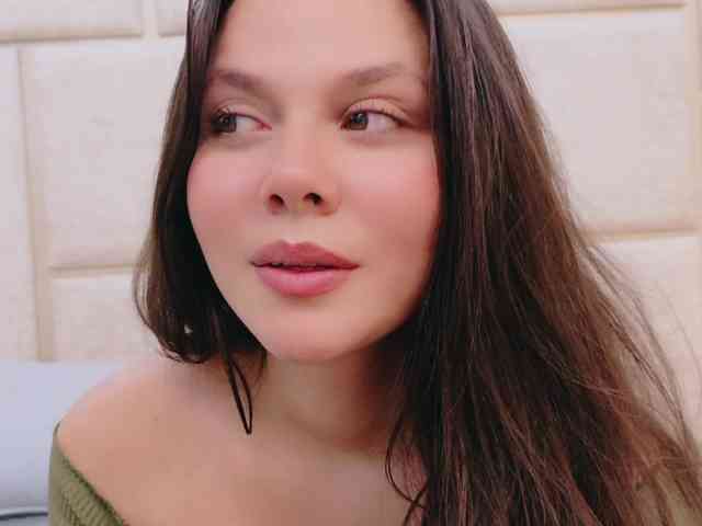 CarolineVega webcam