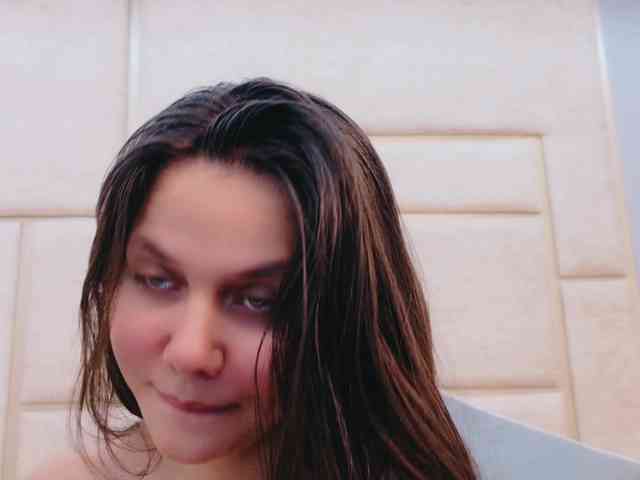 CarolineVega webcam