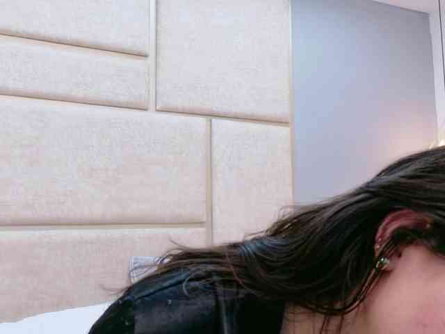 CarolineVega webcam
