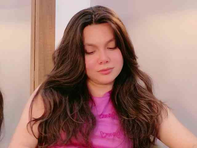 CarolineVega webcam