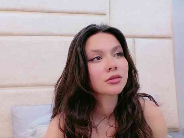 CarolineVega webcam