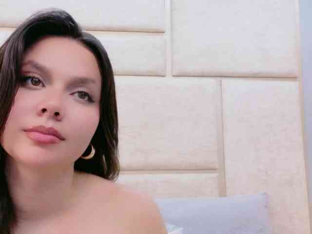CarolineVega webcam