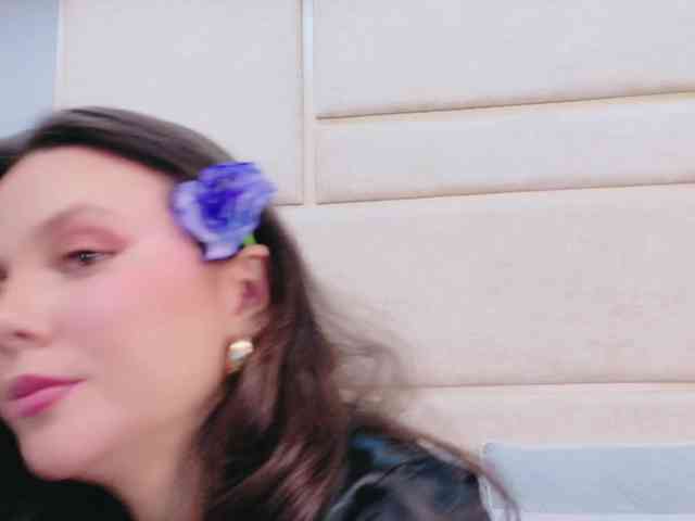 CarolineVega webcam