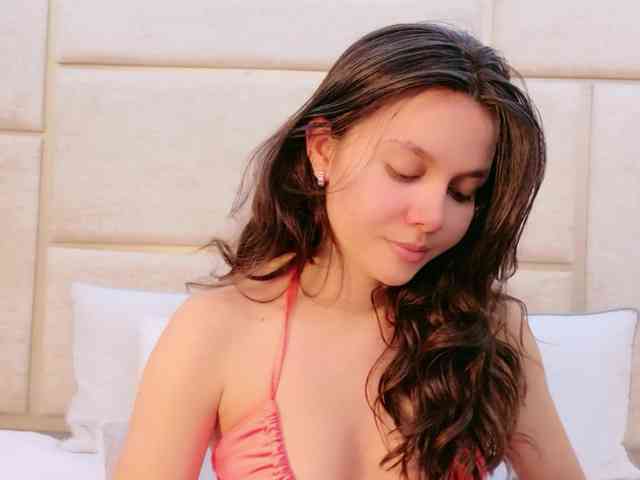 CarolineVega webcam