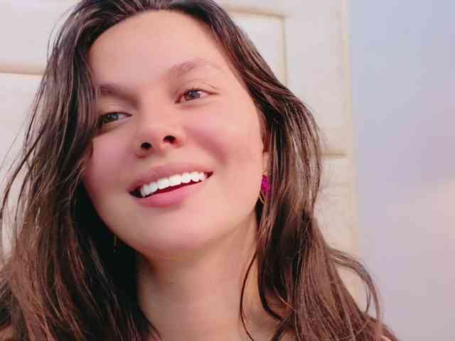 CarolineVega webcam