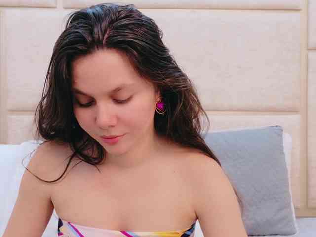 CarolineVega webcam