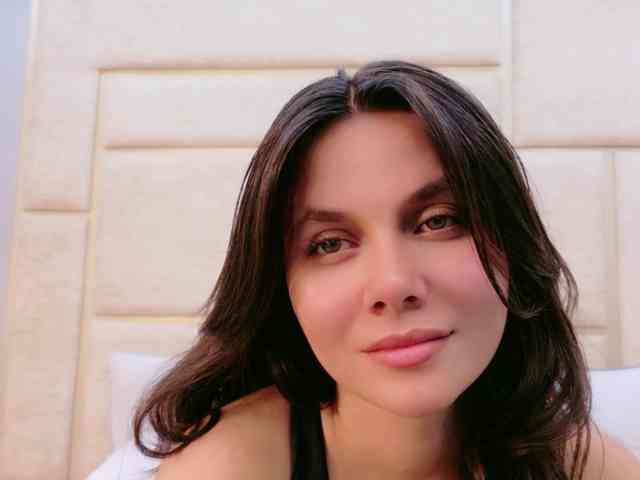 CarolineVega webcam
