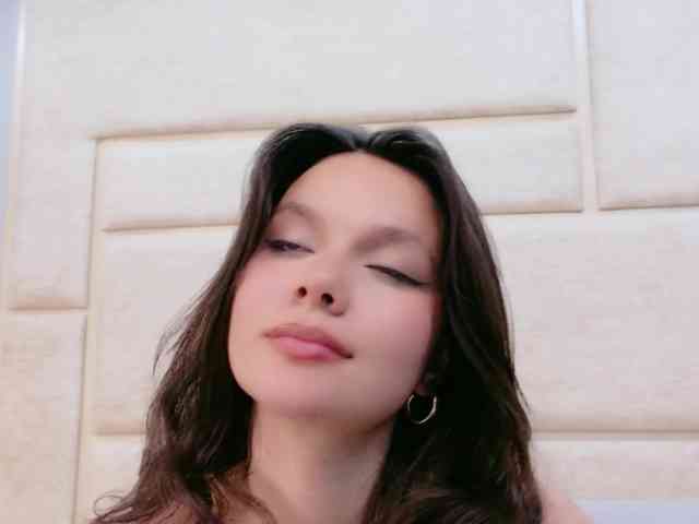 CarolineVega webcam