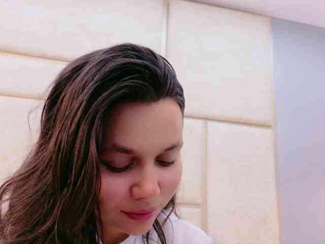CarolineVega webcam