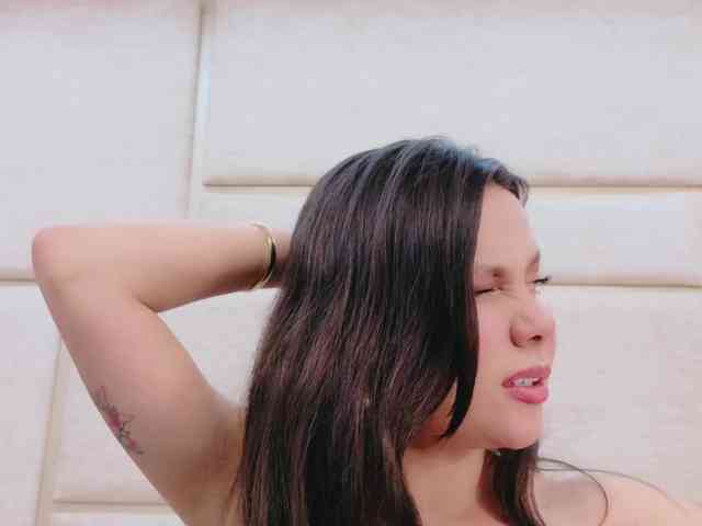 CarolineVega webcam