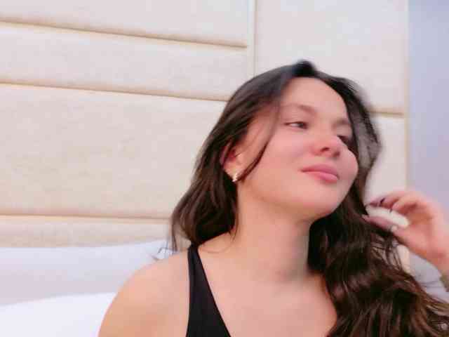 CarolineVega webcam