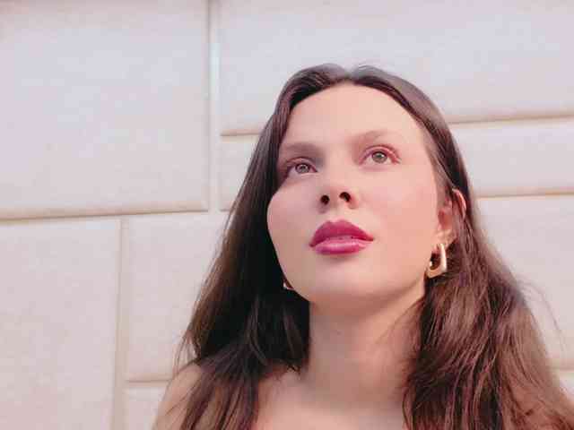 CarolineVega webcam