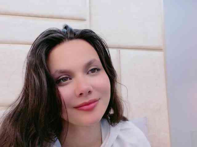Модель: CarolineVega