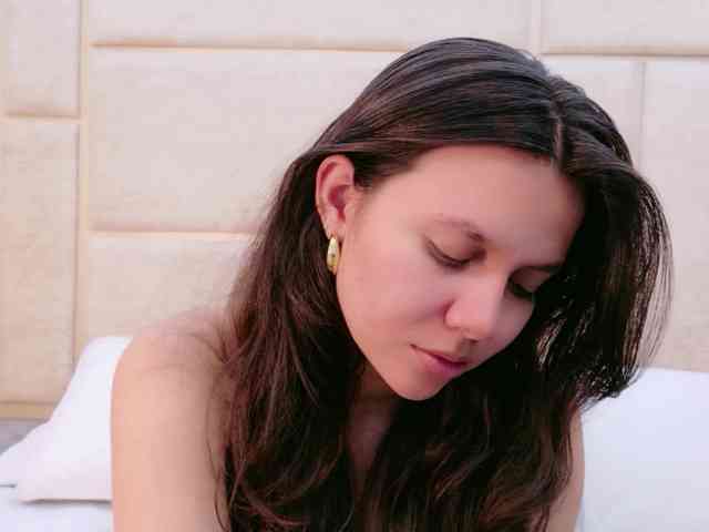 CarolineVega webcam