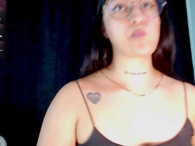 evah-lee live sex show