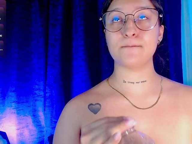 Evah-lee live cam on BongaCams