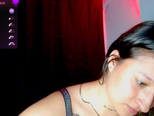 Evah-lee live cam on BongaCams