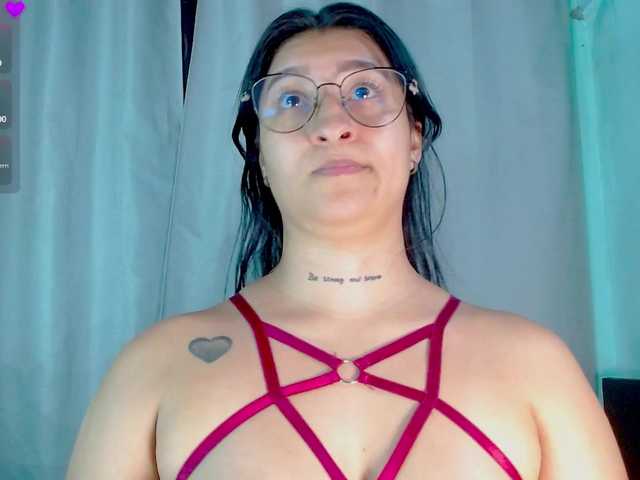 Evah-lee live cam on BongaCams