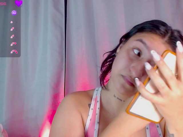 Evah-lee live cam on BongaCams