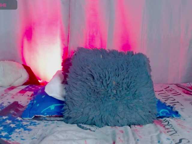 Evah-lee live cam on BongaCams
