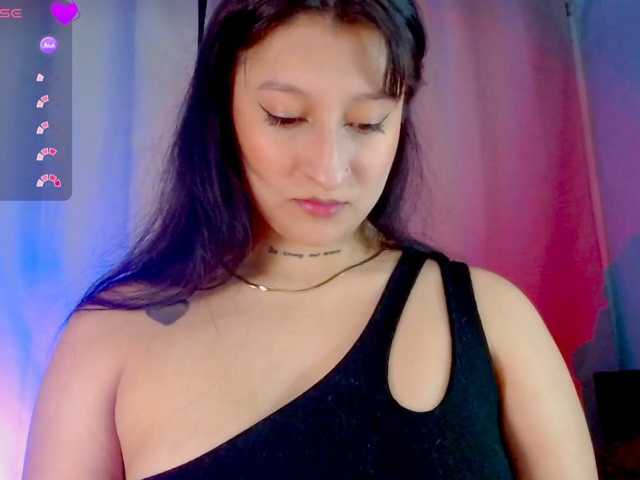 Evah-lee live cam on BongaCams