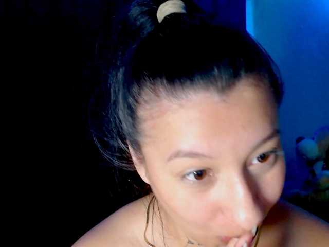 Evah-lee live cam on BongaCams