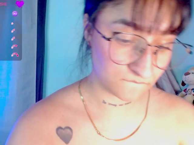Evah-lee live cam on BongaCams