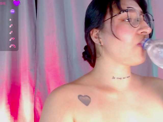 Evah-lee live cam on BongaCams