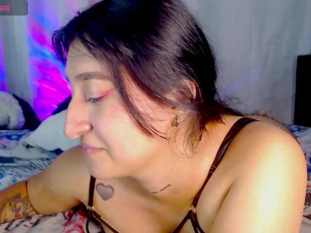 Evah-lee live cam on BongaCams