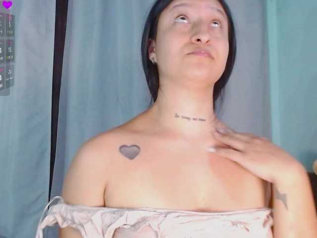 Evah-lee live cam on BongaCams