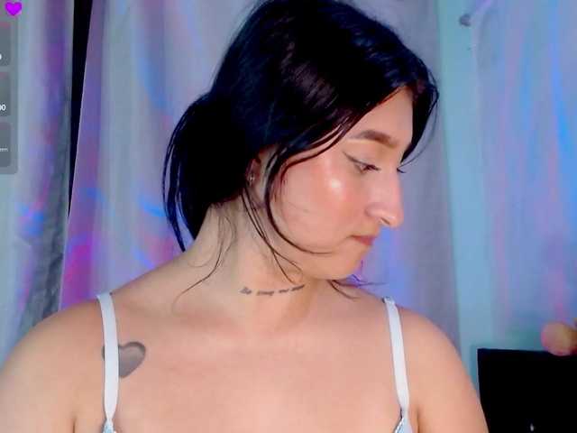 Evah-lee live cam on BongaCams