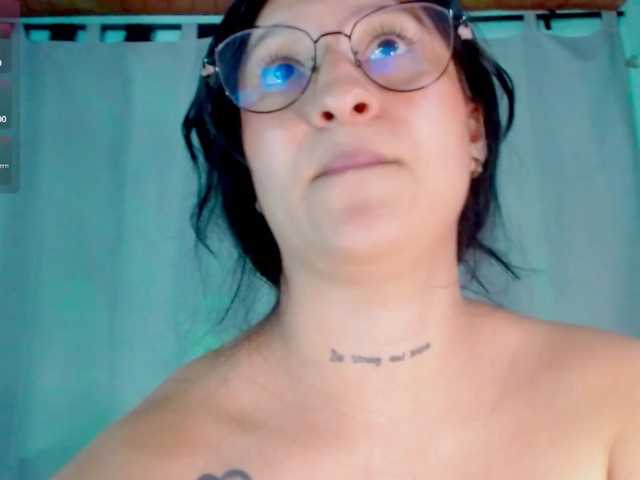 Evah-lee live cam on BongaCams