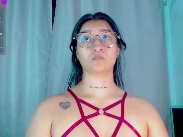 Evah-lee live cam on BongaCams